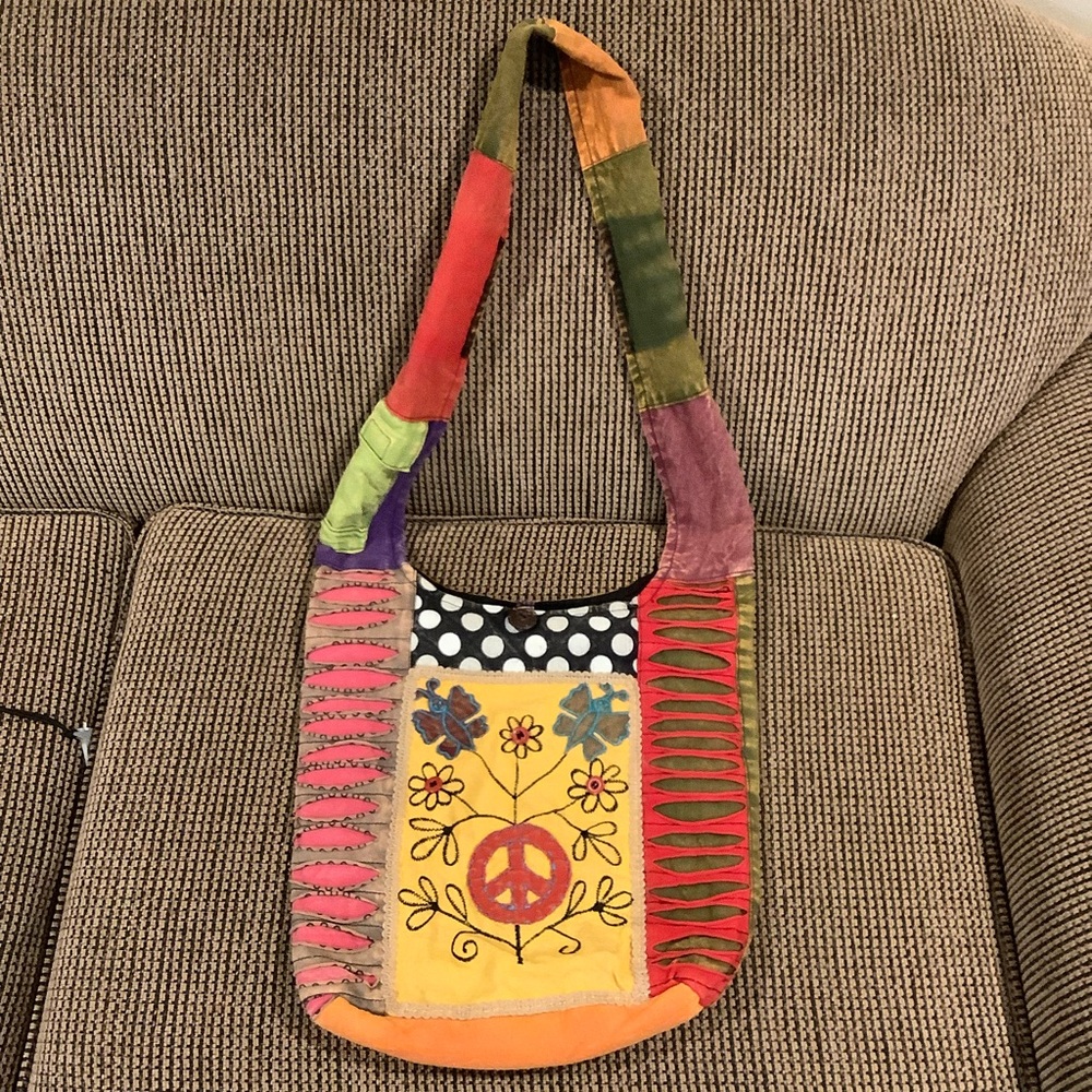 Crossbody Hobo Bag, comfort with lots of room! Free keychain